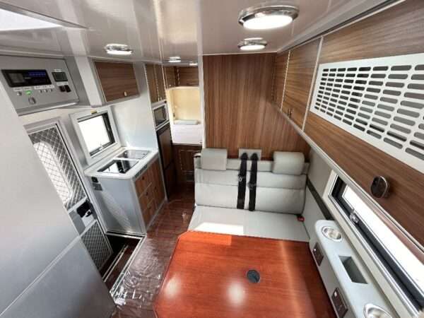 Caminhão de motorhome HOWO 4×2 - Imagem 6