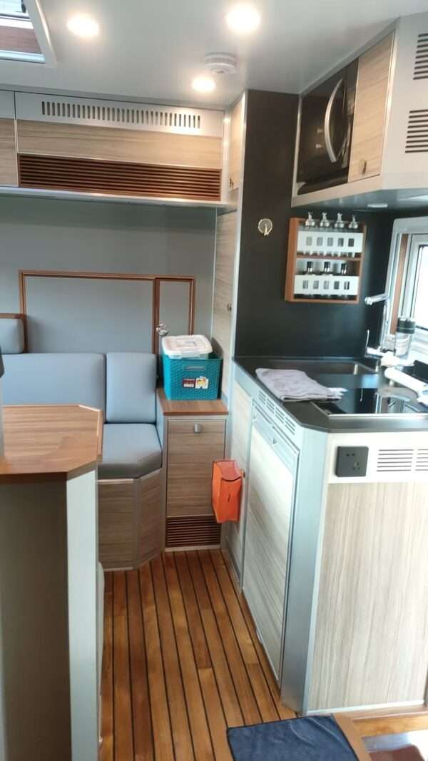 4X4 caminhão pesado off-road HOWO Man design de luxo RV motorhome com tenda elevável - Imagem 3