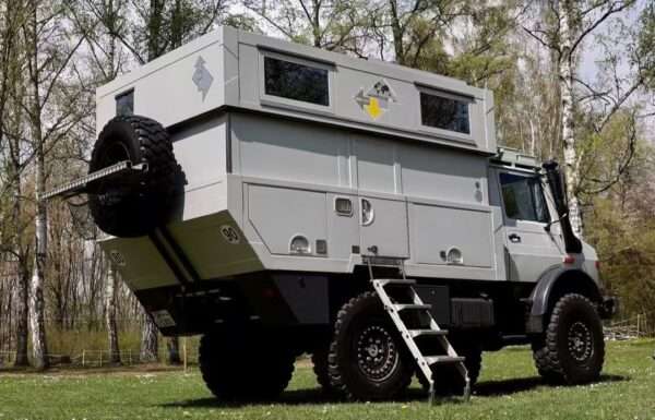 4X4 caminhão pesado off-road HOWO Man design de luxo RV motorhome com tenda elevável