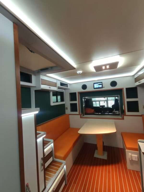4X4 caminhão pesado off-road HOWO Man design de luxo RV motorhome com tenda elevável - Imagem 11