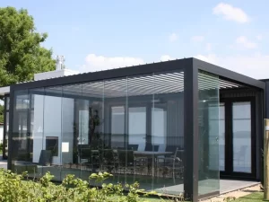 Pérgola ao ar livre alumínio motorizado Bioclimatic jardim louvered pergola bioclimatic Personalizado impermeável pára-sol vidro deslizante metro quadrado